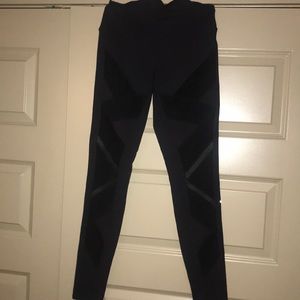 Alo Mesh detail high rise legging